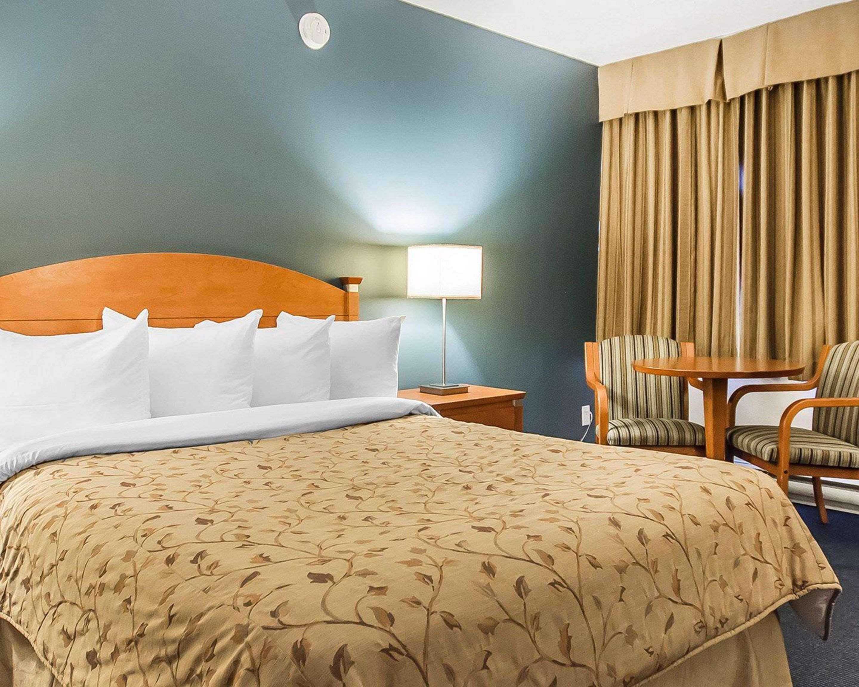 Quality Inn Rouyn-Noranda Экстерьер фото