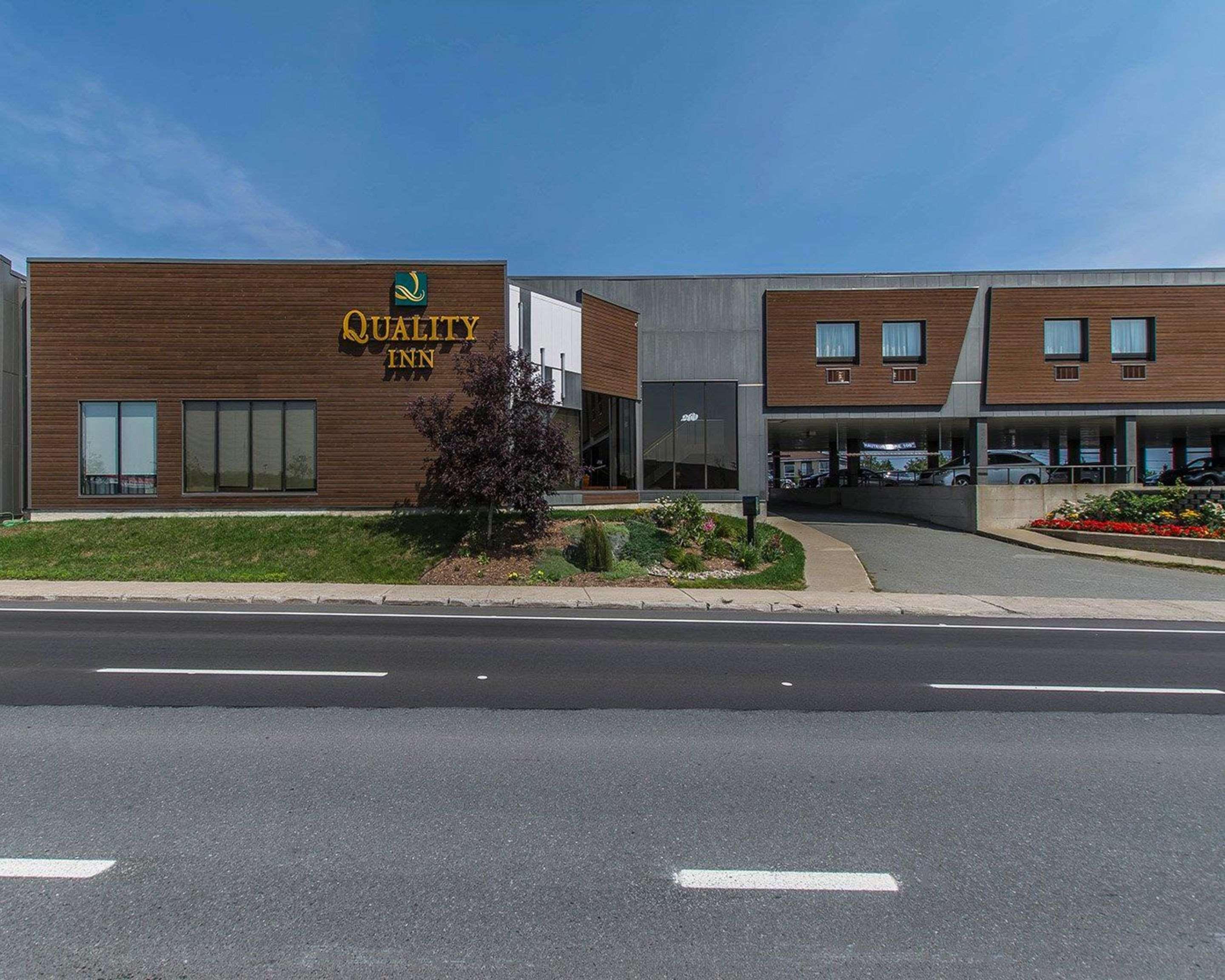 Quality Inn Rouyn-Noranda Экстерьер фото